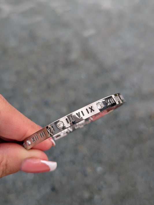 Roman Bangle Silver Large