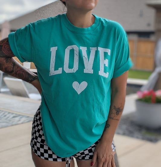 LOVE tee