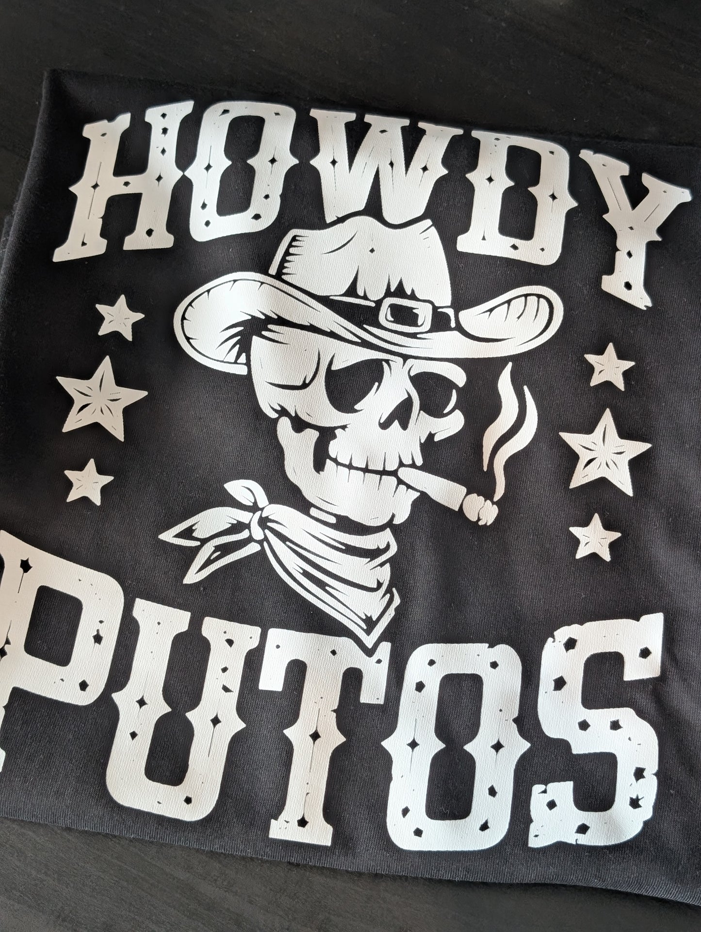 Howdy Putos premium tee