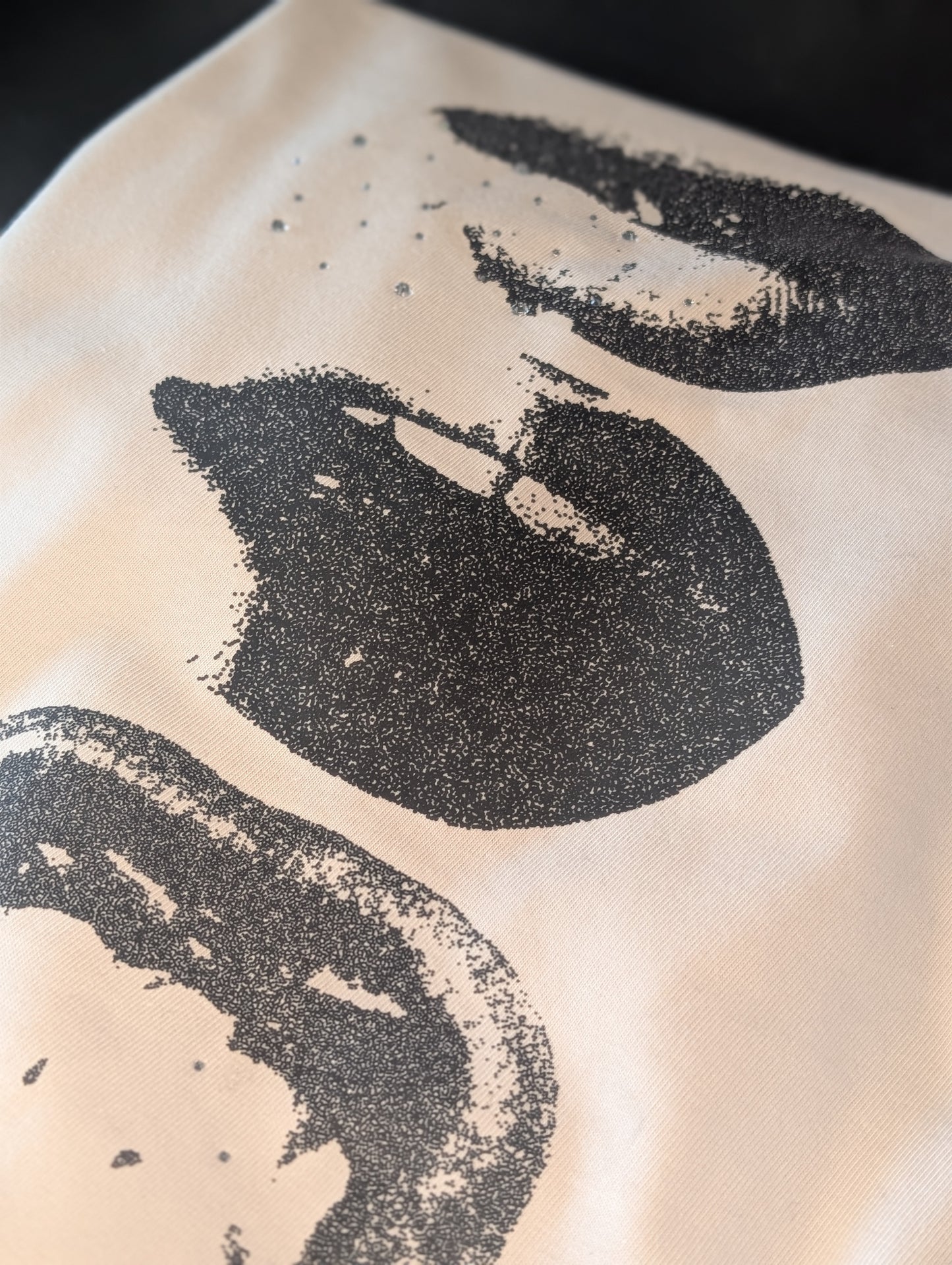 Diamond Kisses tee