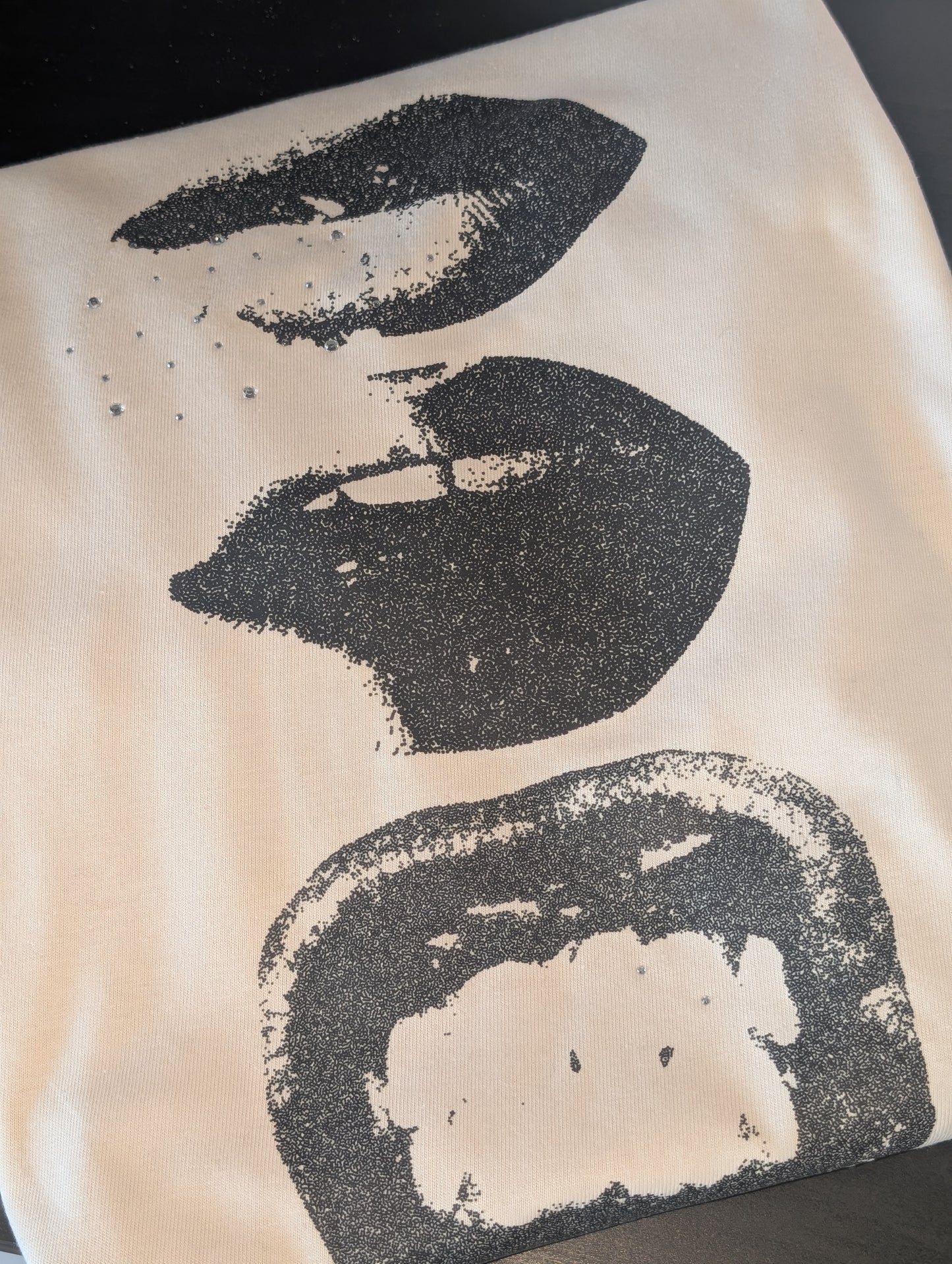 Diamond Kisses tee