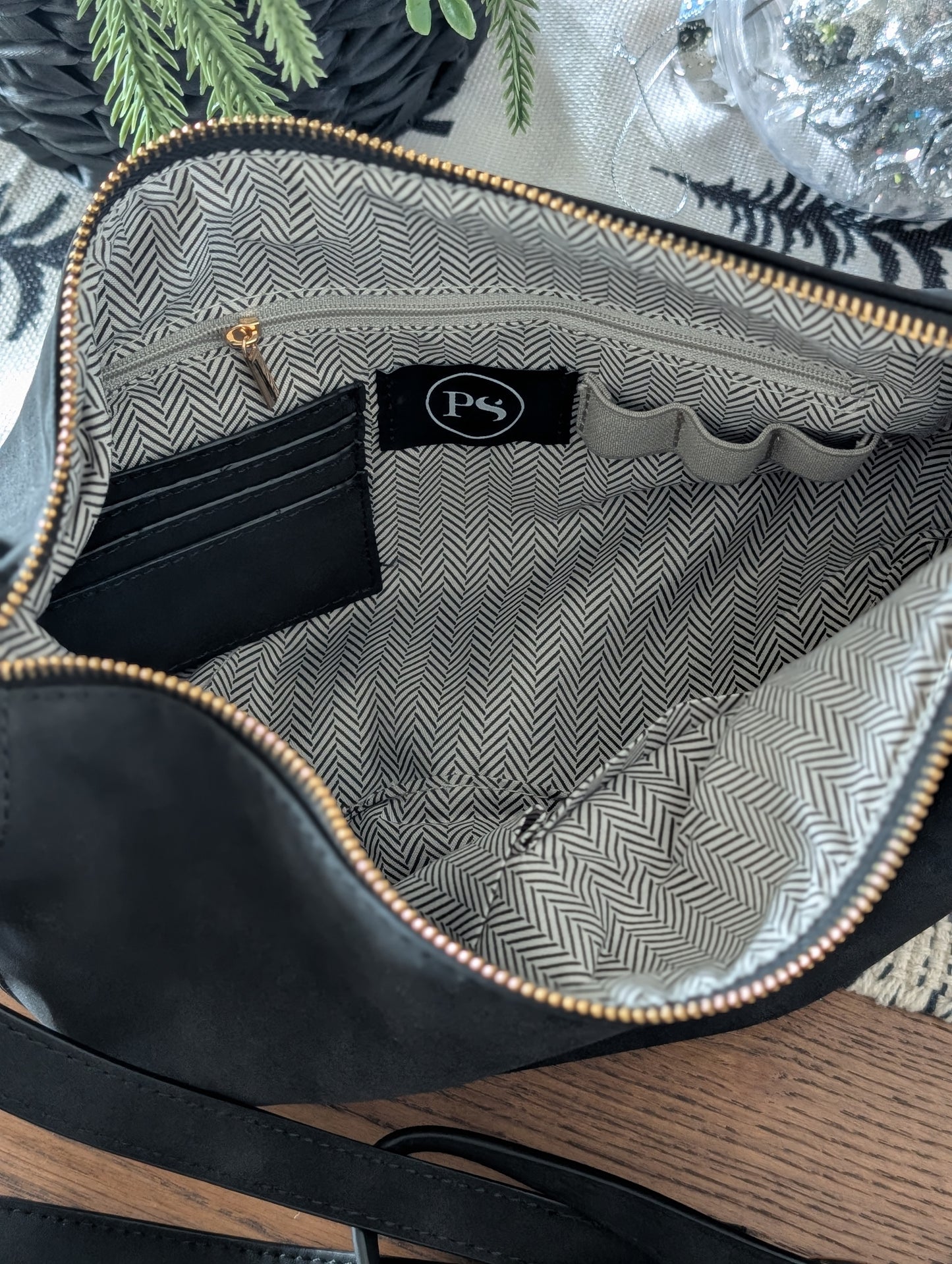 Netty Nubuck Crossbody